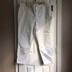 White high rise begging crop jeans